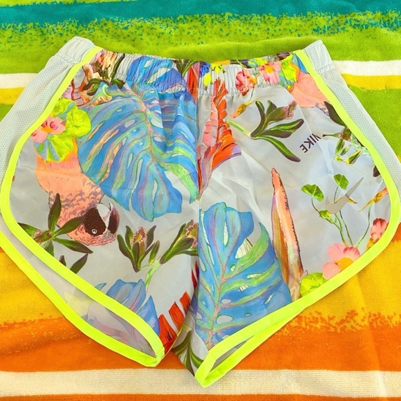 Nike Pants - Nike Women’s Tropical Floral Athletic Shorts with Neon Yellow Trim